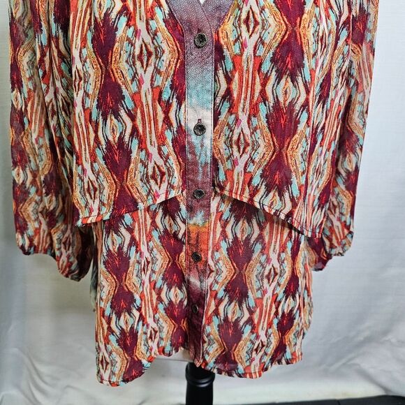 Figueroa & Flower Tiered Abstract Button Front Blouse Size Small - Picture 4 of 10